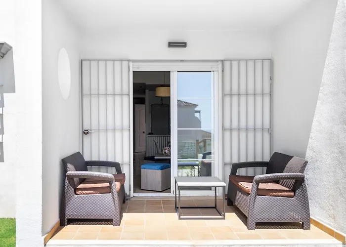 Beach Apartment 2Bed Small Oasis