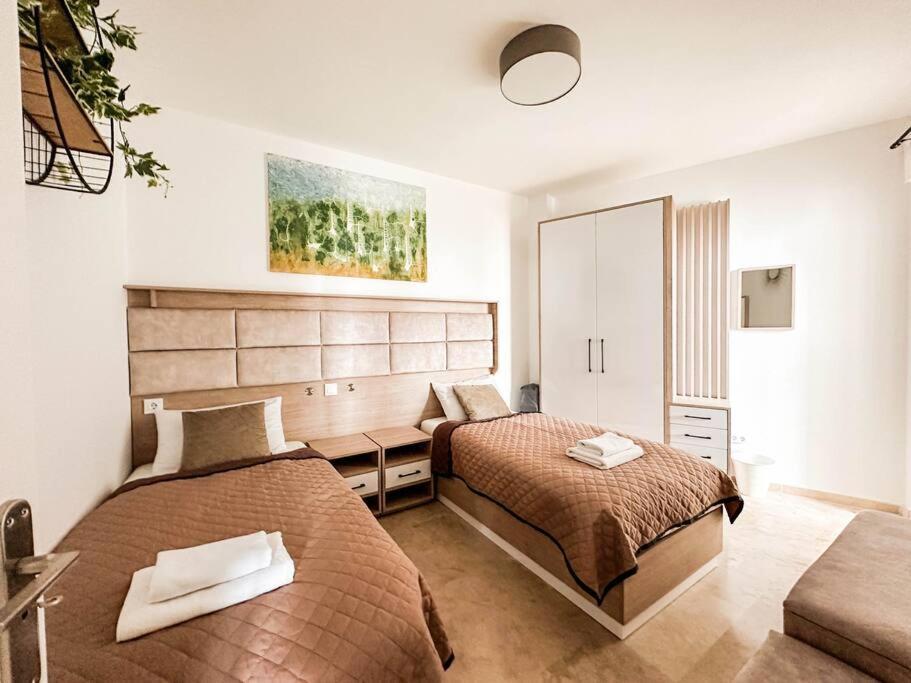 2bed Small Oasis Apartment *